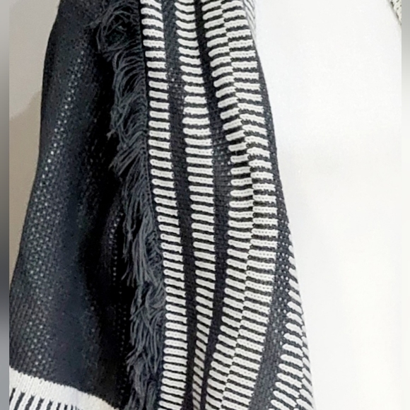 NWOT Fab'rik oversized, open front sweater cardigan fringed hems Sz Lg to XL $88 - Picture 5 of 8